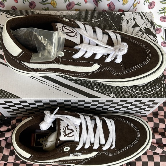 Vans Men’s Rowan
Dark Brown
VN0A5JICDRB Sneakers - Picture 3 of 16